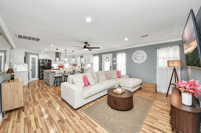 321 Reid Street, Houston, TX 77022