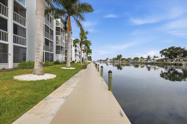 4908 38TH WAY S 401, St Petersburg, FL 33711