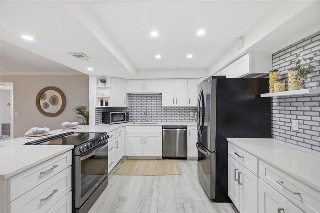 4908 38TH WAY S 401, St Petersburg, FL 33711