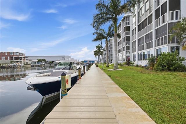 4908 38TH WAY S 401, St Petersburg, FL 33711
