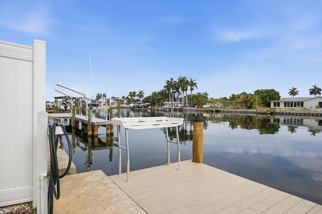 4908 38TH WAY S 401, St Petersburg, FL 33711