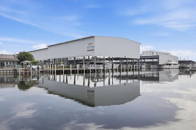 4908 38TH WAY S 401, St Petersburg, FL 33711