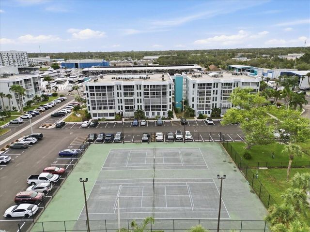 4908 38TH WAY S 401, St Petersburg, FL 33711