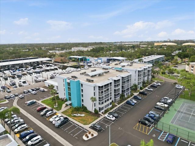 4908 38TH WAY S 401, St Petersburg, FL 33711