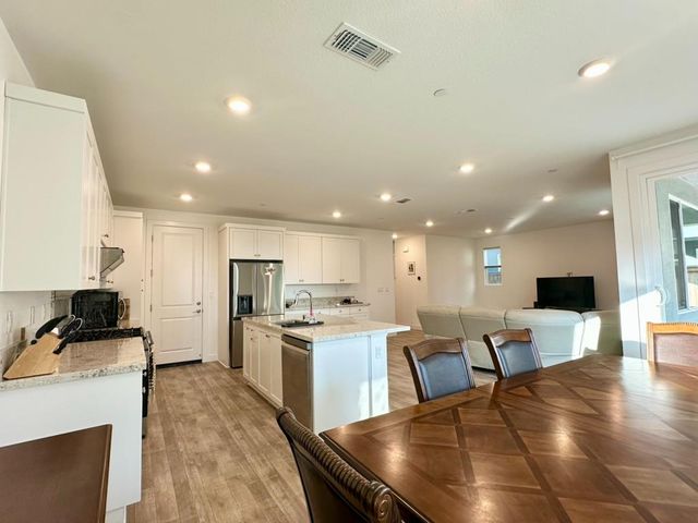 1770 Flaxen Ct, Manteca, CA 95337