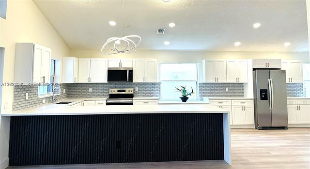 116 W Bayridge Dr, Weston, FL 33326