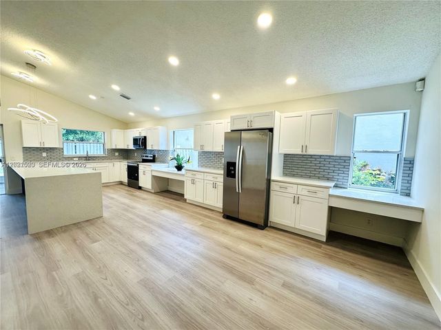 116 W Bayridge Dr, Weston, FL 33326