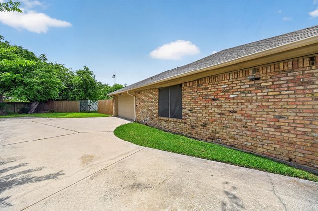 3921 Timberidge Drive, Irving, TX 75038