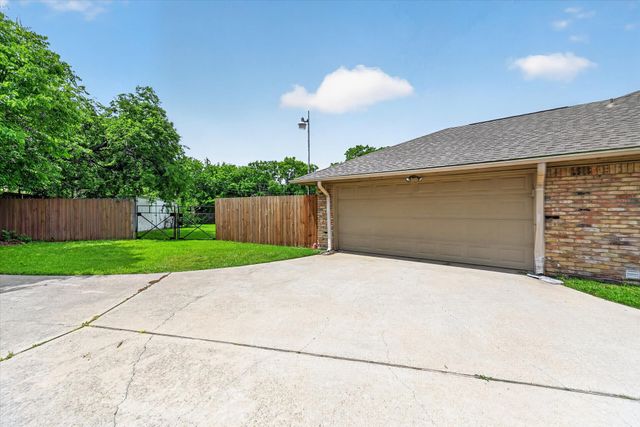 3921 Timberidge Drive, Irving, TX 75038