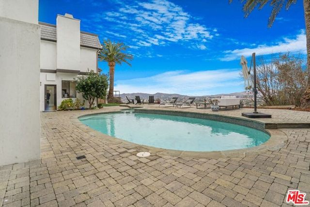 3485 Ridgeford Drive, Westlake Village, CA 91361