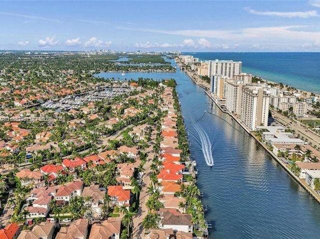 1366 W Harbor Vw W, Hollywood, FL 33019