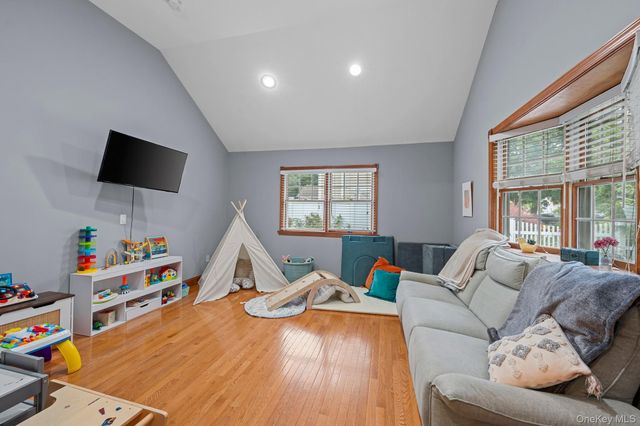 821 Peconic Street, Ronkonkoma, NY 11779