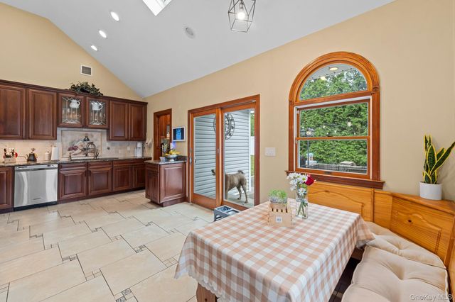 821 Peconic Street, Ronkonkoma, NY 11779