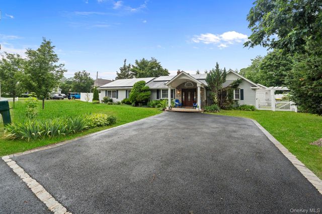 821 Peconic Street, Ronkonkoma, NY 11779