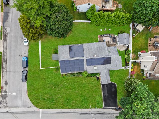 821 Peconic Street, Ronkonkoma, NY 11779