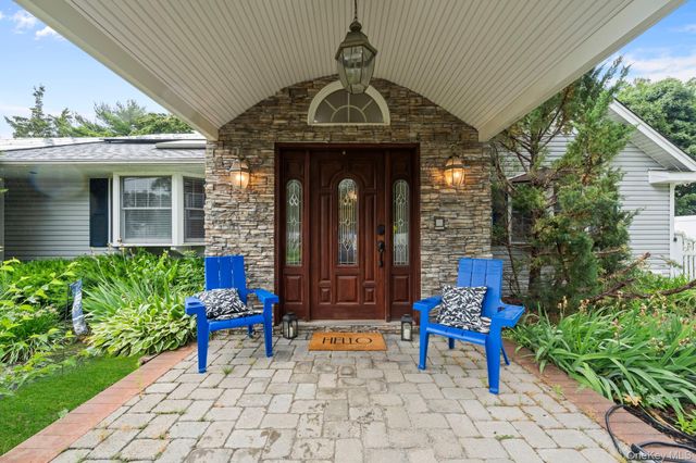 821 Peconic Street, Ronkonkoma, NY 11779