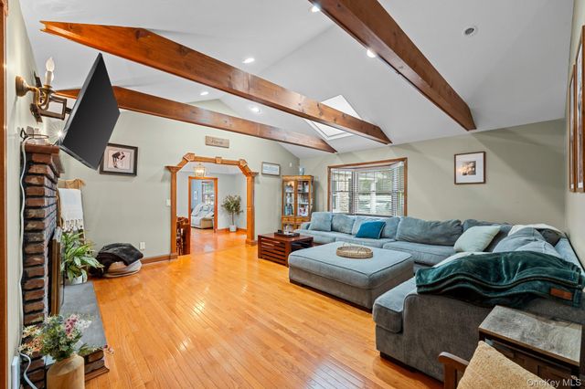 821 Peconic Street, Ronkonkoma, NY 11779
