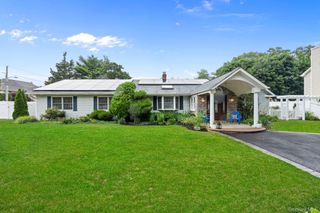 821 Peconic Street, Ronkonkoma, NY 11779