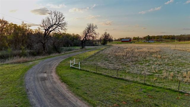 2 E Sorghum Mill Road, Arcadia, OK 73007