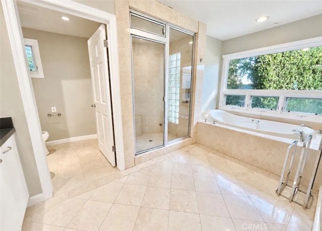 16972 Oak View Drive, Encino, CA 91436