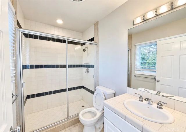 16972 Oak View Drive, Encino, CA 91436
