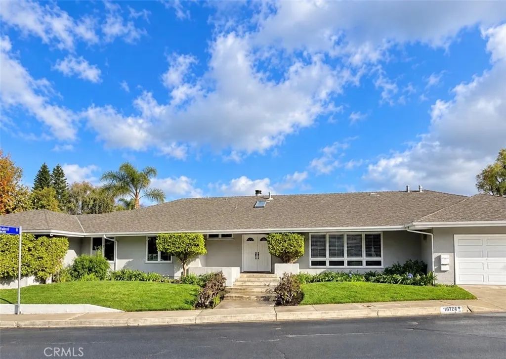 16972 Oak View Drive, Encino, CA 91436