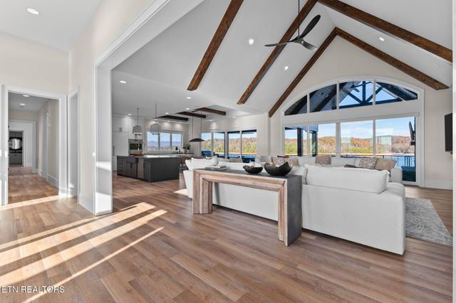 135 Crown Jewel Lane, Lafollette, TN 37766