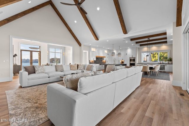 135 Crown Jewel Lane, Lafollette, TN 37766