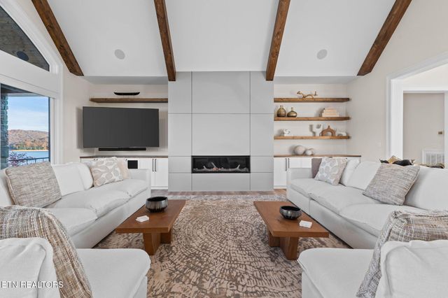 135 Crown Jewel Lane, Lafollette, TN 37766