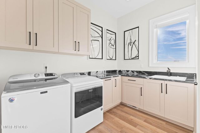 135 Crown Jewel Lane, Lafollette, TN 37766