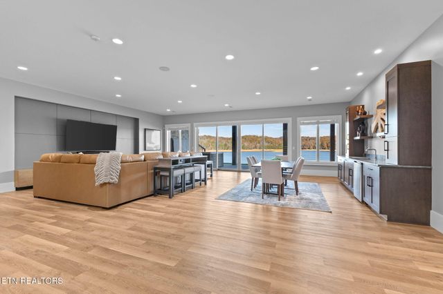 135 Crown Jewel Lane, Lafollette, TN 37766