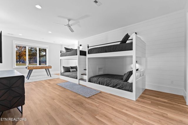 135 Crown Jewel Lane, Lafollette, TN 37766