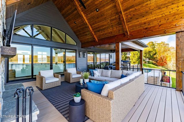 135 Crown Jewel Lane, Lafollette, TN 37766