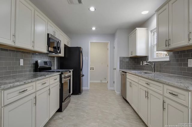 7246 FLAMING FOREST ST, San Antonio, TX 78250