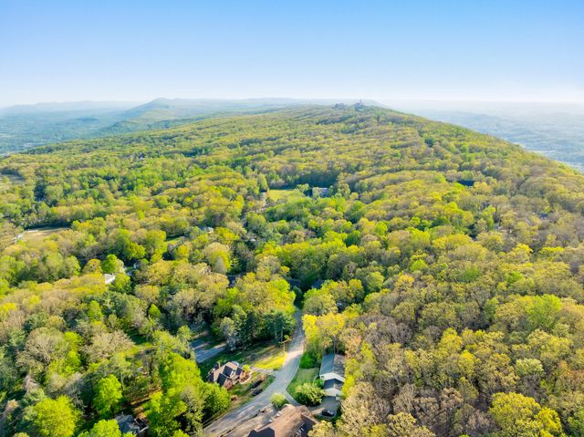 408 Fort Trace Road, Lookout Mountain, GA 30750