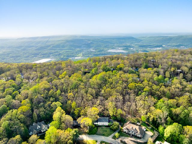 408 Fort Trace Road, Lookout Mountain, GA 30750
