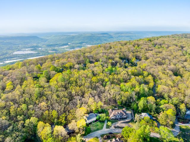 408 Fort Trace Road, Lookout Mountain, GA 30750