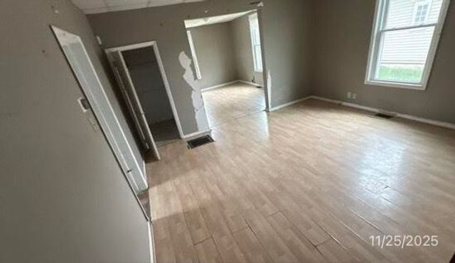 1410 AVE J, Council Bluffs, IA 51501