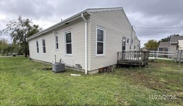 1410 AVE J, Council Bluffs, IA 51501