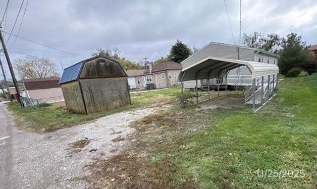 1410 AVE J, Council Bluffs, IA 51501