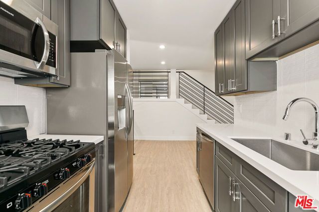 3314 S MENTONE Avenue 5, Los Angeles, CA 90034