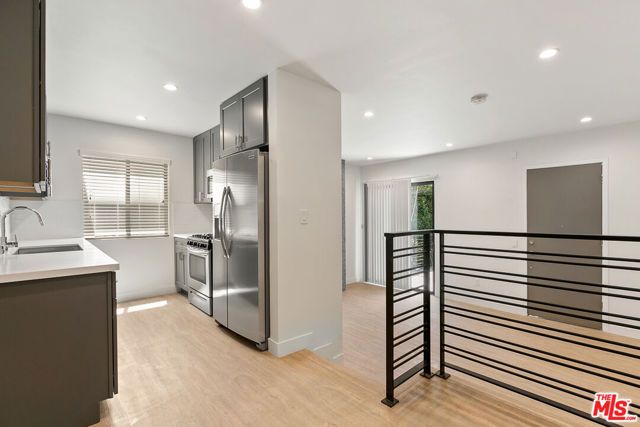 3314 S MENTONE Avenue 5, Los Angeles, CA 90034