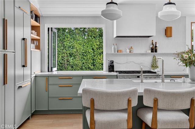 184 E Bay, Costa Mesa, CA 92627