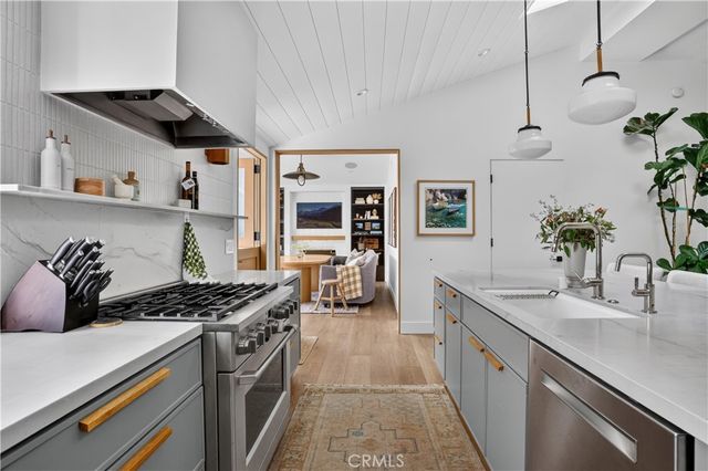 184 E Bay, Costa Mesa, CA 92627