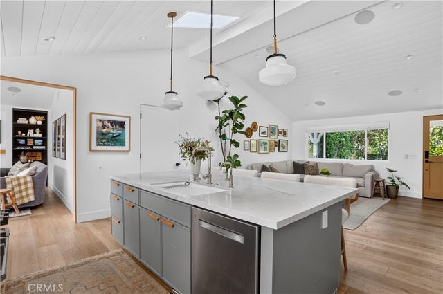 184 E Bay, Costa Mesa, CA 92627