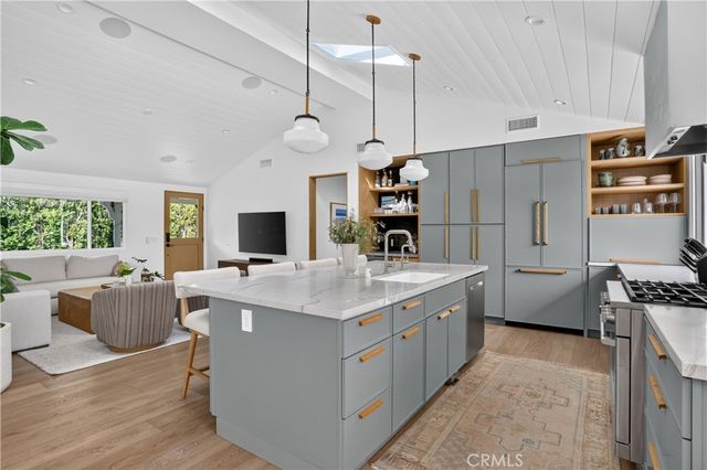 184 E Bay, Costa Mesa, CA 92627