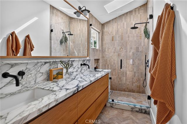 184 E Bay, Costa Mesa, CA 92627