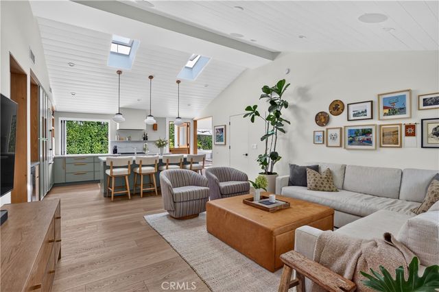 184 E Bay, Costa Mesa, CA 92627