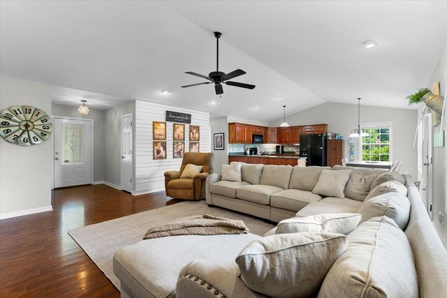 132 9th Avenue, Chatsworth, GA 30705
