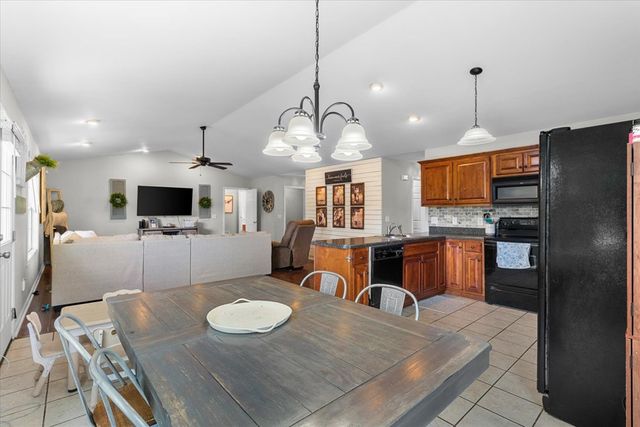 132 9th Avenue, Chatsworth, GA 30705